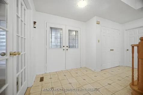 62 Fernbrook Crescent Brampton ON L6Z 3N7