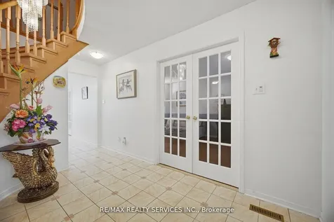 62 Fernbrook Crescent Brampton ON L6Z 3N7