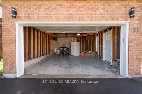 21 Pinellas Drive Brampton ON L6Z 3C1