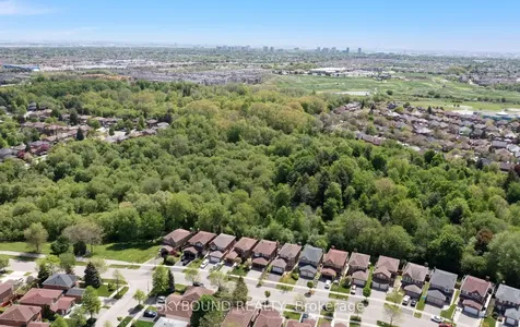 21 Pinellas Drive Brampton ON L6Z 3C1