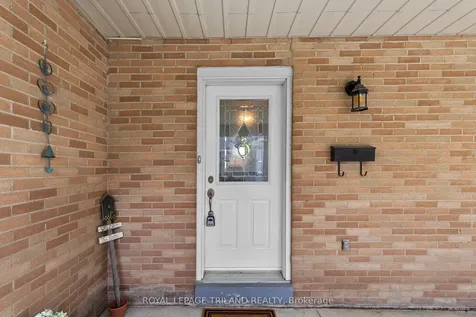 29 Ladore Drive Brampton ON L6Y 1V4