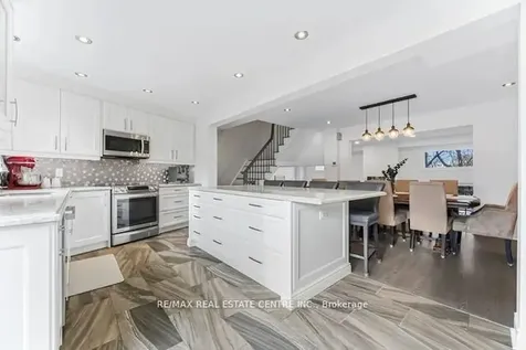 4165 Fieldgate Drive Mississauga ON L4W 2M9