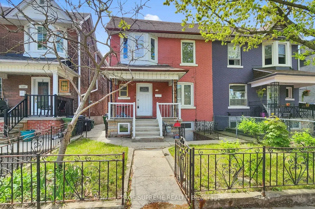 119 Essex Street W Toronto ON M6G 1T4