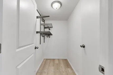 119 Essex Street W Toronto ON M6G 1T4