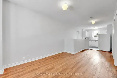 119 Essex Street W Toronto ON M6G 1T4