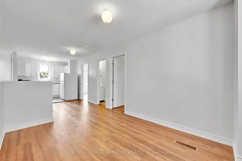 119 Essex Street W Toronto ON M6G 1T4