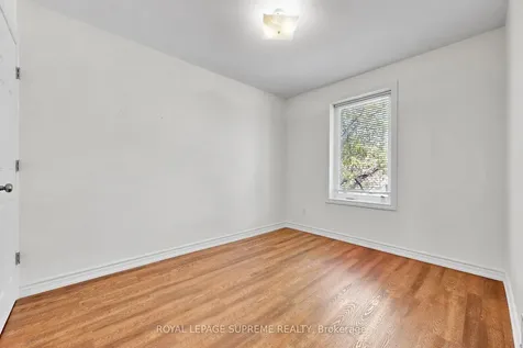 119 Essex Street W Toronto ON M6G 1T4