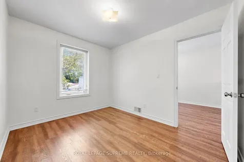 119 Essex Street W Toronto ON M6G 1T4