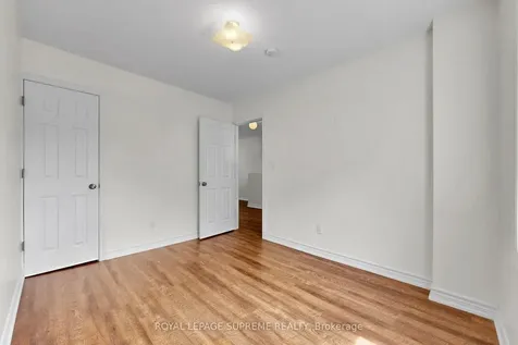 119 Essex Street W Toronto ON M6G 1T4