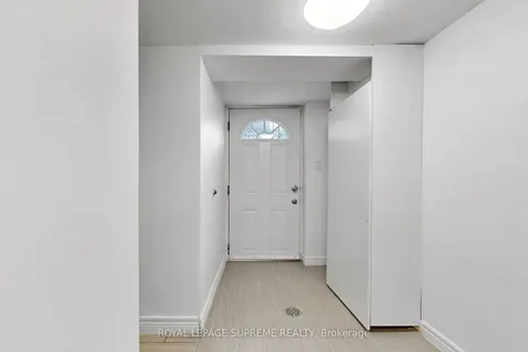 119 Essex Street W Toronto ON M6G 1T4