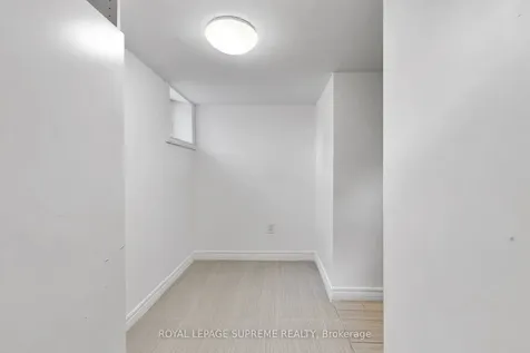 119 Essex Street W Toronto ON M6G 1T4