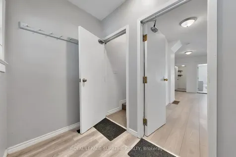 119 Essex Street W Toronto ON M6G 1T4