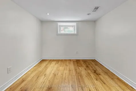 119 Essex Street W Toronto ON M6G 1T4