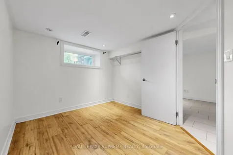 119 Essex Street W Toronto ON M6G 1T4
