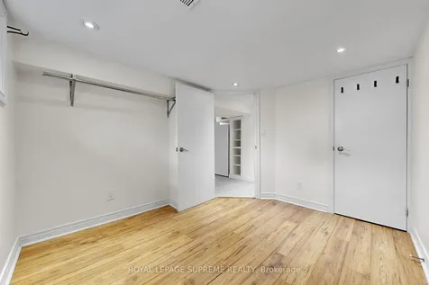 119 Essex Street W Toronto ON M6G 1T4