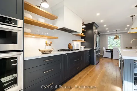 1149 Crofton Way Burlington ON L7P 3A8