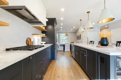 1149 Crofton Way Burlington ON L7P 3A8