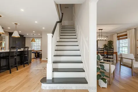 1149 Crofton Way Burlington ON L7P 3A8