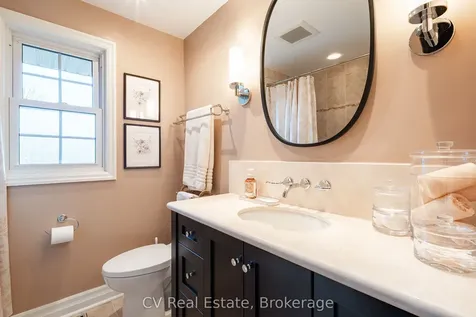 1149 Crofton Way Burlington ON L7P 3A8