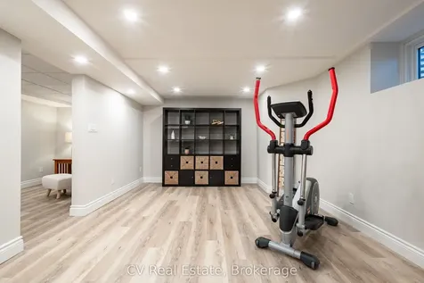 1149 Crofton Way Burlington ON L7P 3A8