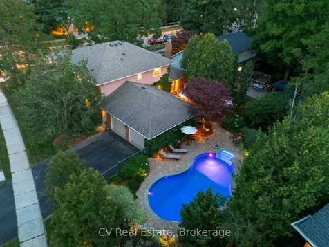 1149 Crofton Way Burlington ON L7P 3A8