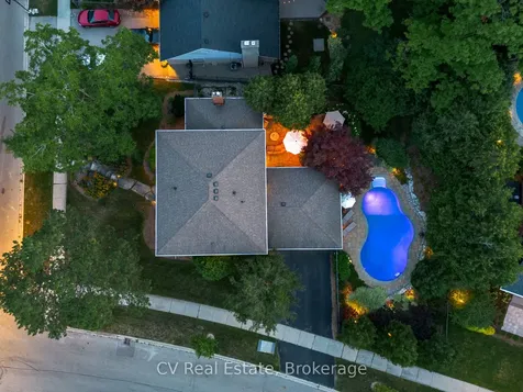 1149 Crofton Way Burlington ON L7P 3A8