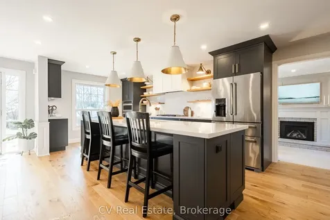 1149 Crofton Way Burlington ON L7P 3A8