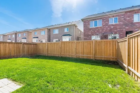 87 Benhurst Crescent Brampton ON L7A 5A5