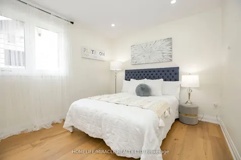 52 Foxacre Row Brampton ON L6V 3P5