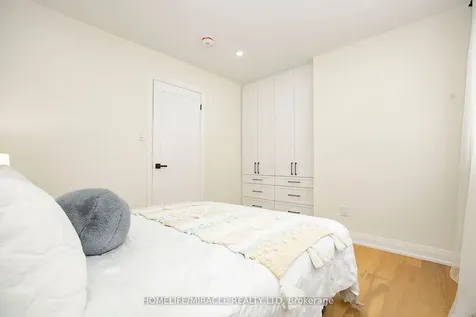 52 Foxacre Row Brampton ON L6V 3P5