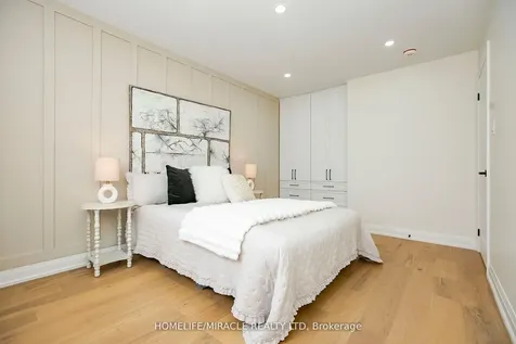52 Foxacre Row Brampton ON L6V 3P5