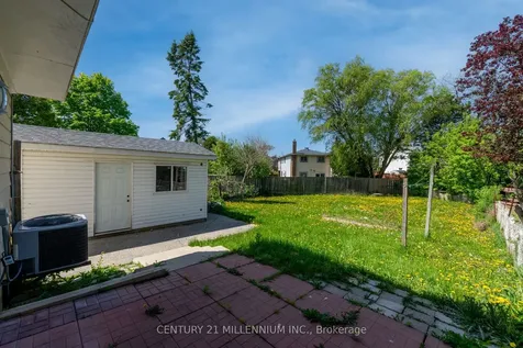 22 Griselda Court Brampton ON L6S 1M6