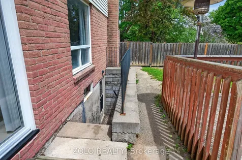 6166 Kindree Circle Mississauga ON L5N 3C2