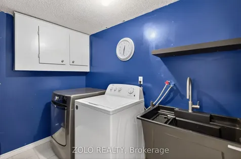 6166 Kindree Circle Mississauga ON L5N 3C2