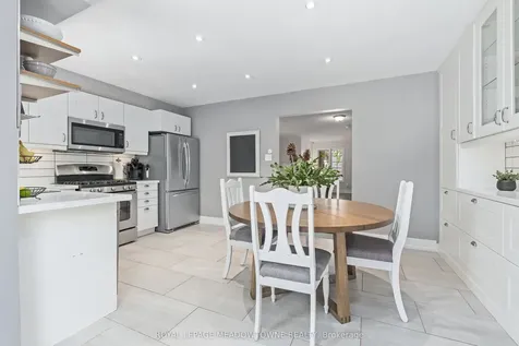 6028 Clover Ridge Crescent Mississauga ON L5N 7B4
