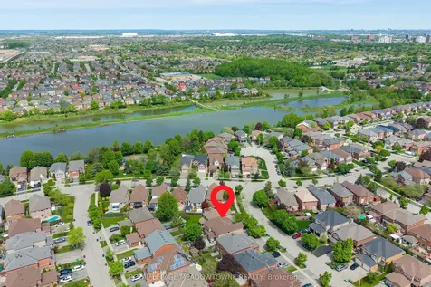 6028 Clover Ridge Crescent Mississauga ON L5N 7B4