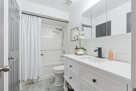 6028 Clover Ridge Crescent Mississauga ON L5N 7B4