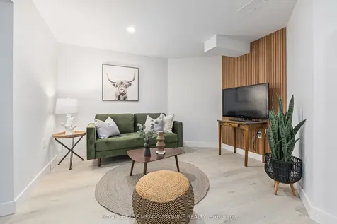 6028 Clover Ridge Crescent Mississauga ON L5N 7B4