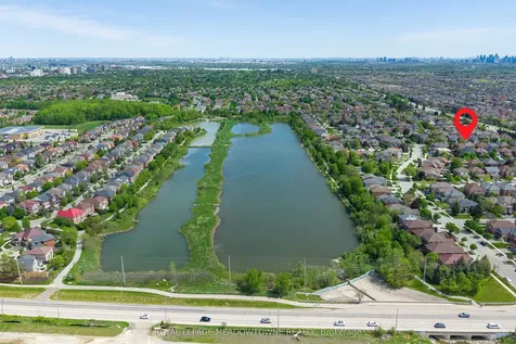 6028 Clover Ridge Crescent Mississauga ON L5N 7B4