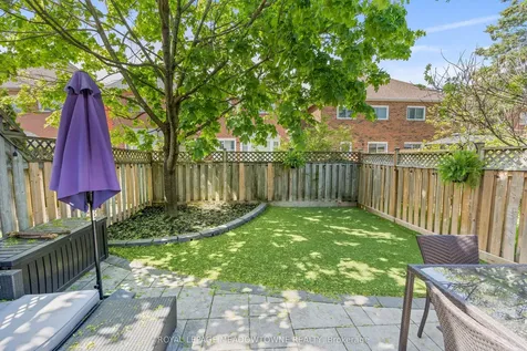 6028 Clover Ridge Crescent Mississauga ON L5N 7B4