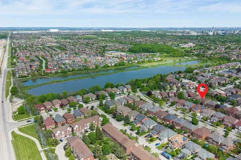 6028 Clover Ridge Crescent Mississauga ON L5N 7B4