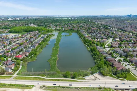 6028 Clover Ridge Crescent Mississauga ON L5N 7B4