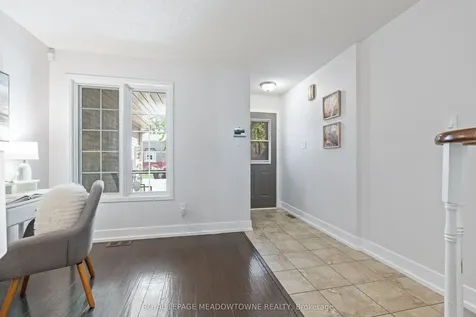 6028 Clover Ridge Crescent Mississauga ON L5N 7B4