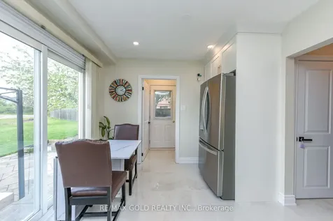 7595 Wrenwood Crescent Mississauga ON L4T 2V8