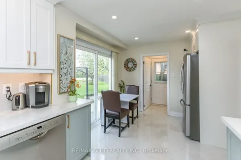 7595 Wrenwood Crescent Mississauga ON L4T 2V8