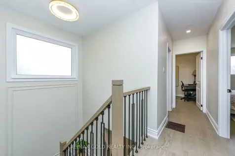 7595 Wrenwood Crescent Mississauga ON L4T 2V8