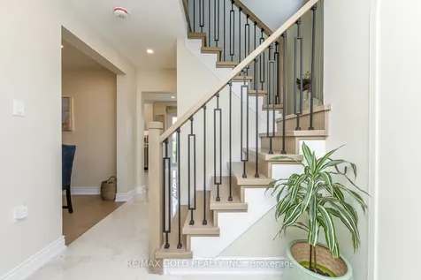 7595 Wrenwood Crescent Mississauga ON L4T 2V8