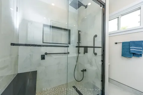 7595 Wrenwood Crescent Mississauga ON L4T 2V8