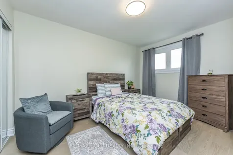7595 Wrenwood Crescent Mississauga ON L4T 2V8