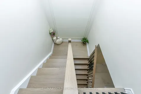 7595 Wrenwood Crescent Mississauga ON L4T 2V8